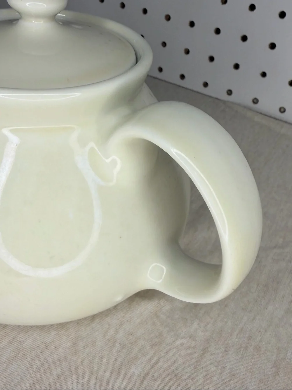 Vintage Hall China Globe 6 Cup Teapot Ivory Cream 1930s-40s USA